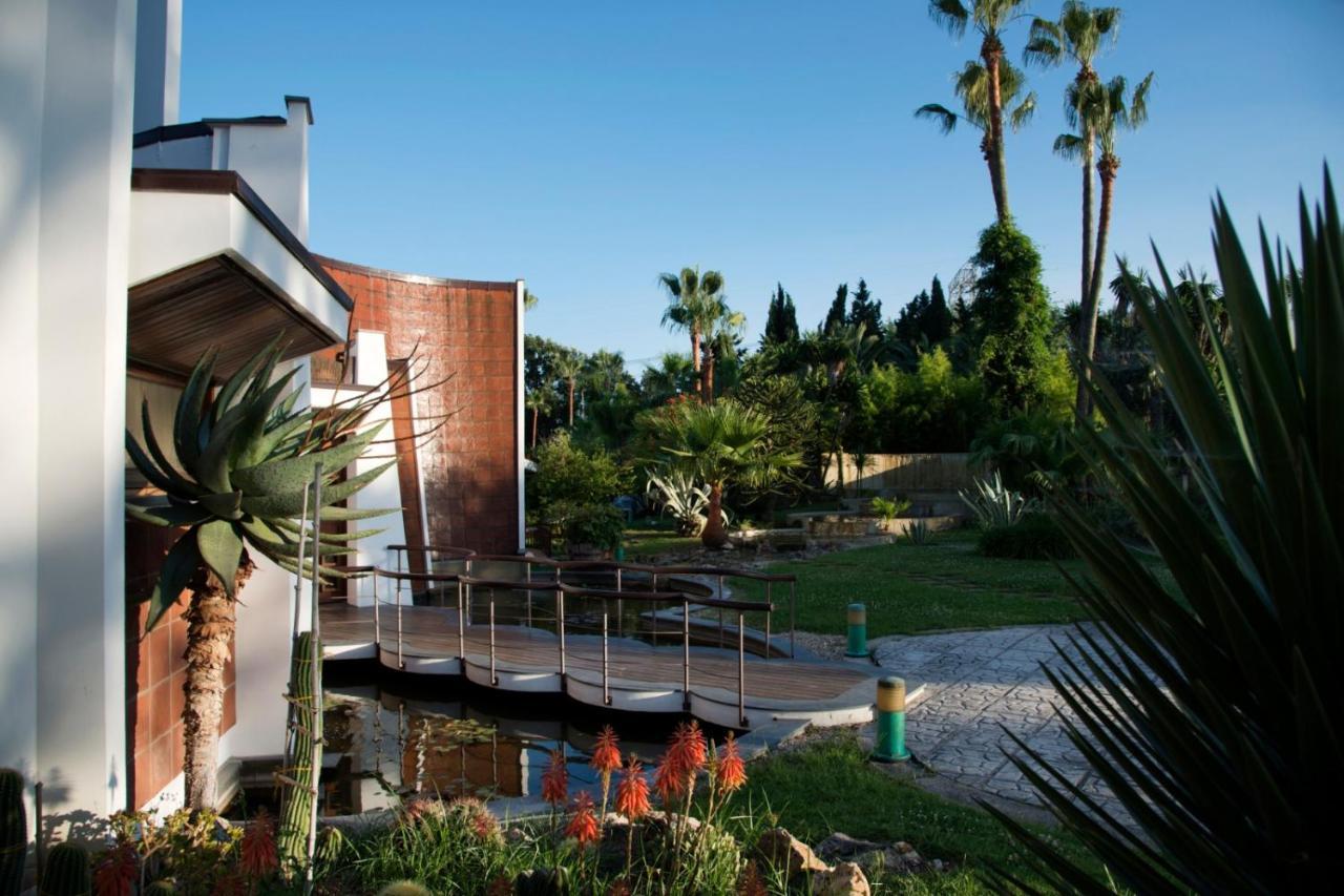 Paradise Suite Latina Exterior photo