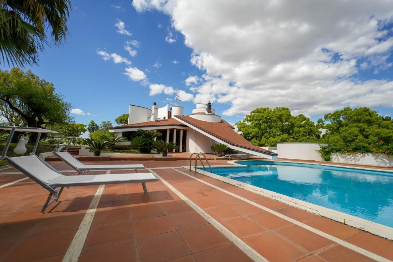 Paradise Suite Latina Exterior photo