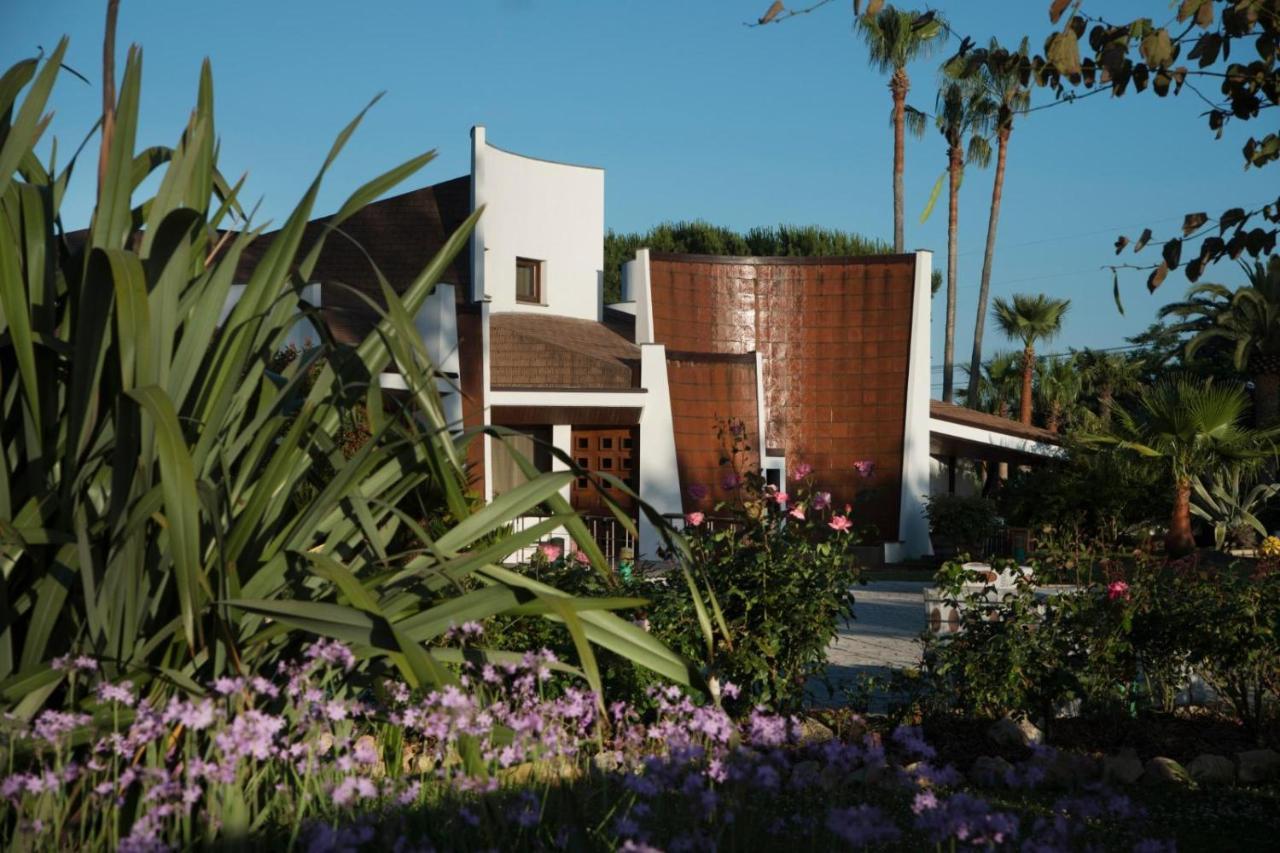 Paradise Suite Latina Exterior photo