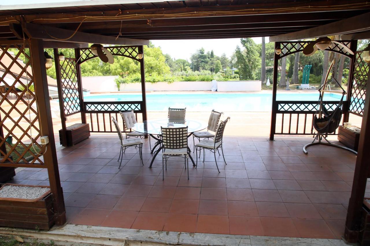 Paradise Suite Latina Exterior photo